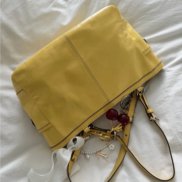 Vintage Coach Gallery Tote Bag Yellow - Picture 6 of 9